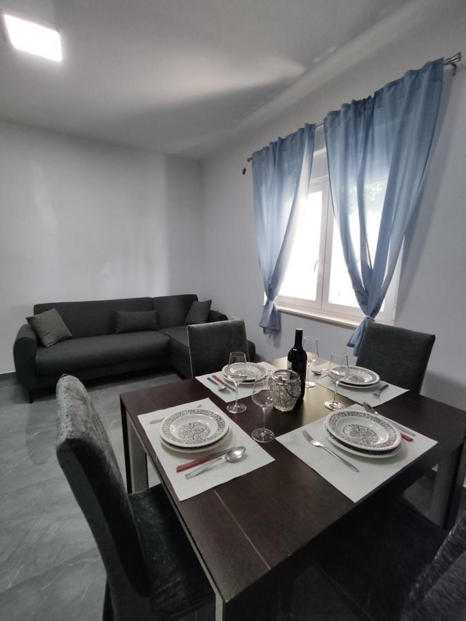 Apartman Lu Jesenice  Zewnętrze zdjęcie
